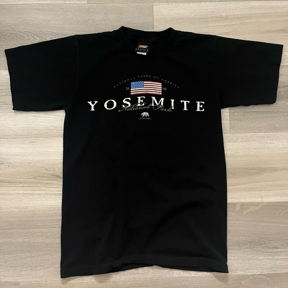 Vintage Yosemite T-shirt cool graphic with detail on sleeve of American flag